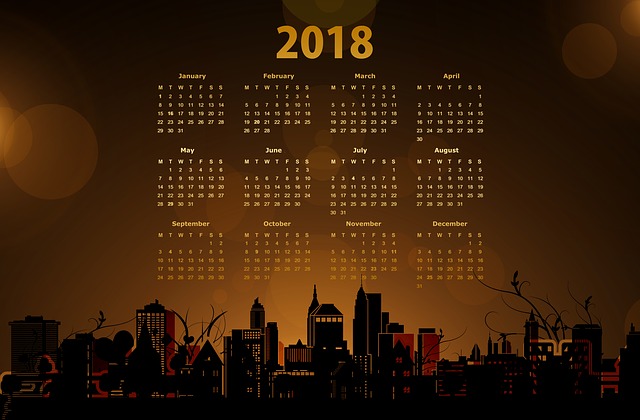 kalendář na rok 2018 se zlatými čísly